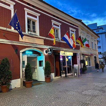 Hostel Lovely Rooms, City Center, Shared Bathroom, Windows To Corridor Villach Kültér fotó