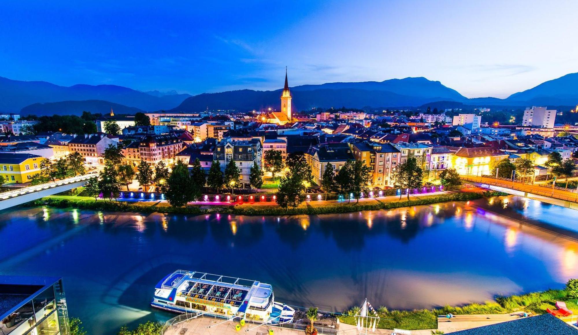 Hostel Lovely Rooms, City Center, Shared Bathroom, Windows To Corridor Villach Kültér fotó
