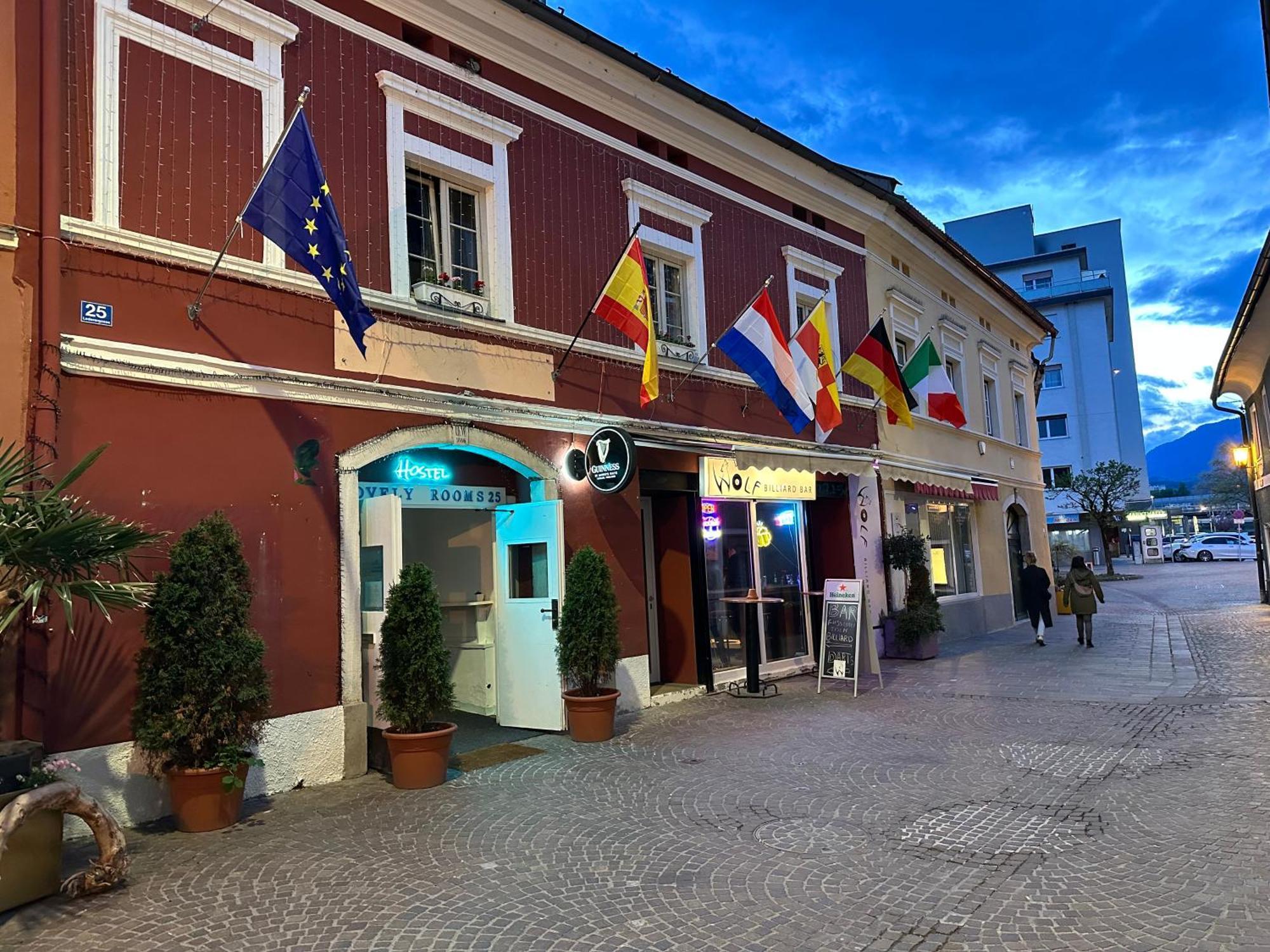 Hostel Lovely Rooms, City Center, Shared Bathroom, Windows To Corridor Villach Kültér fotó