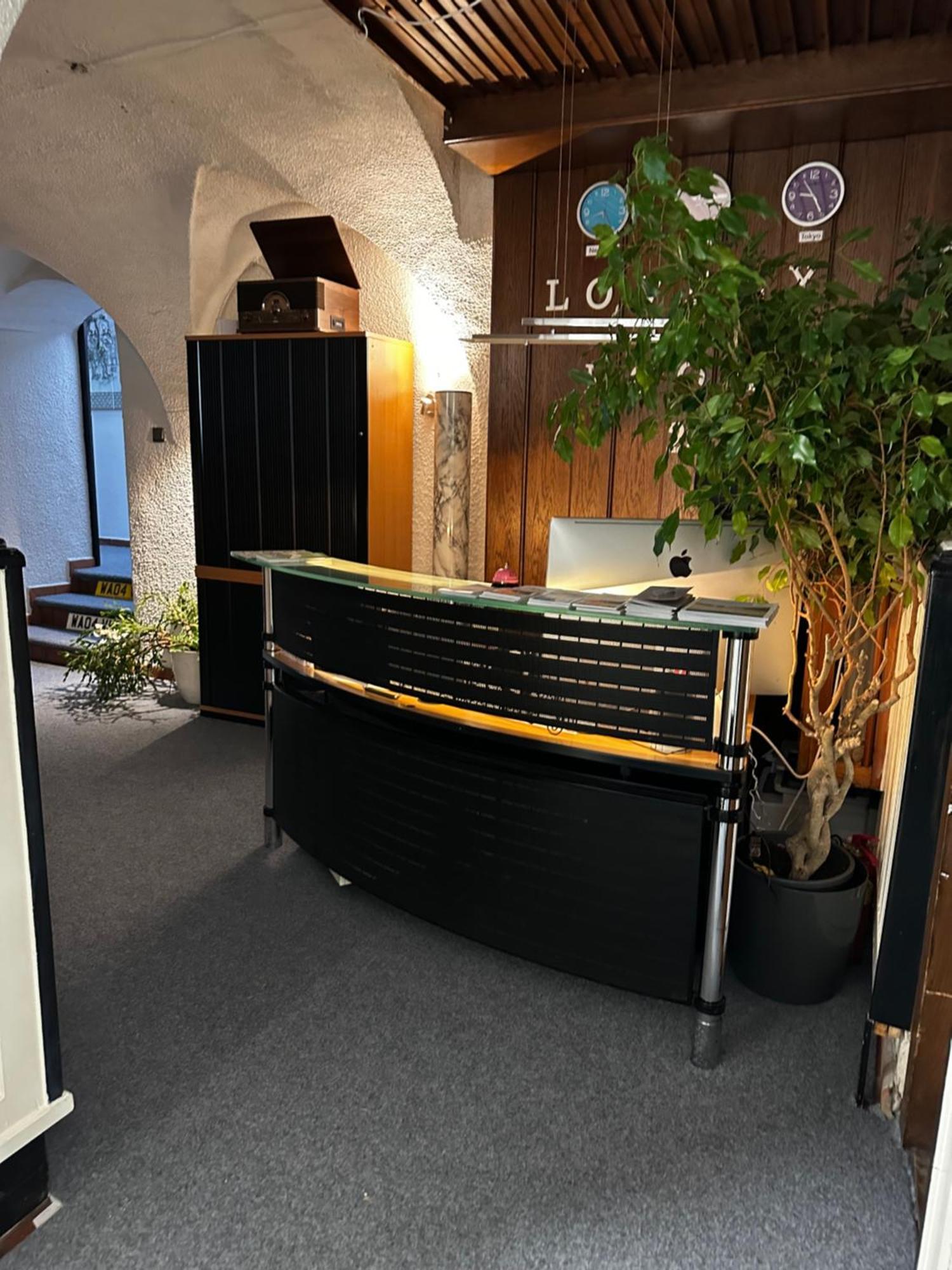 Hostel Lovely Rooms, City Center, Shared Bathroom, Windows To Corridor Villach Kültér fotó